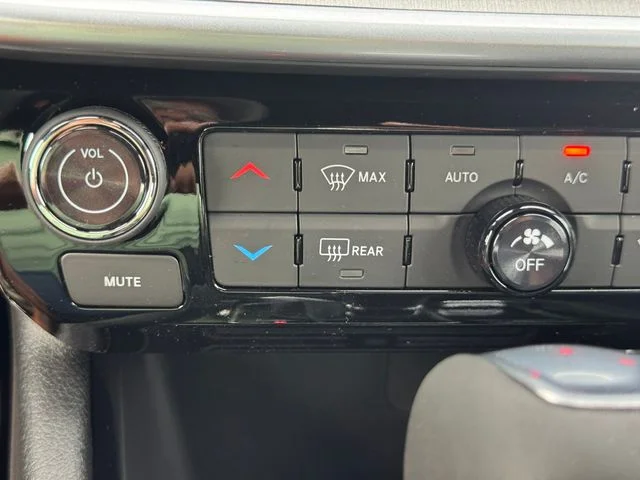 New 2026 Red Hot Pearlcoat Jeep Limited image 35