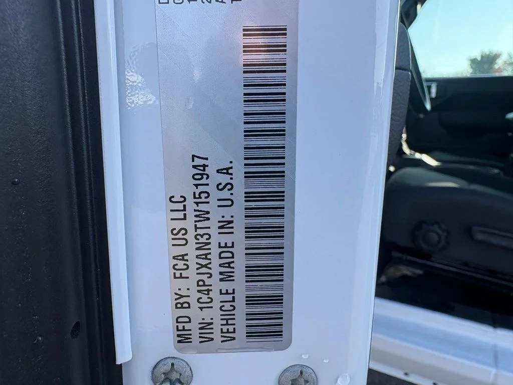 New 2026 Bright White Clear-Coat Exterior Paint Jeep Sport image 31