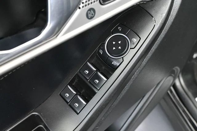 Used 2020 Black Ford Limited image 15