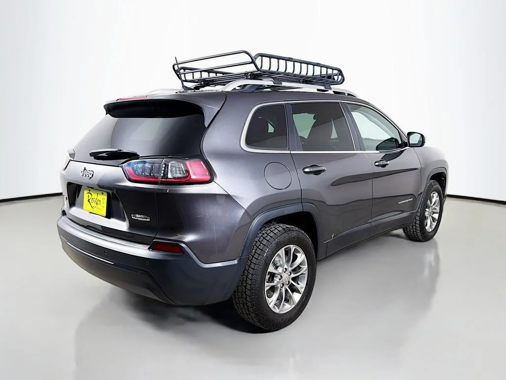 Used 2019  Jeep Latitude Plus image 6