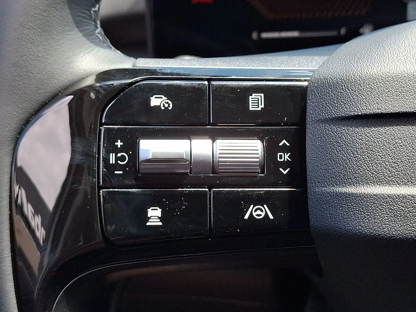 New 2026 White Kia EX image 19
