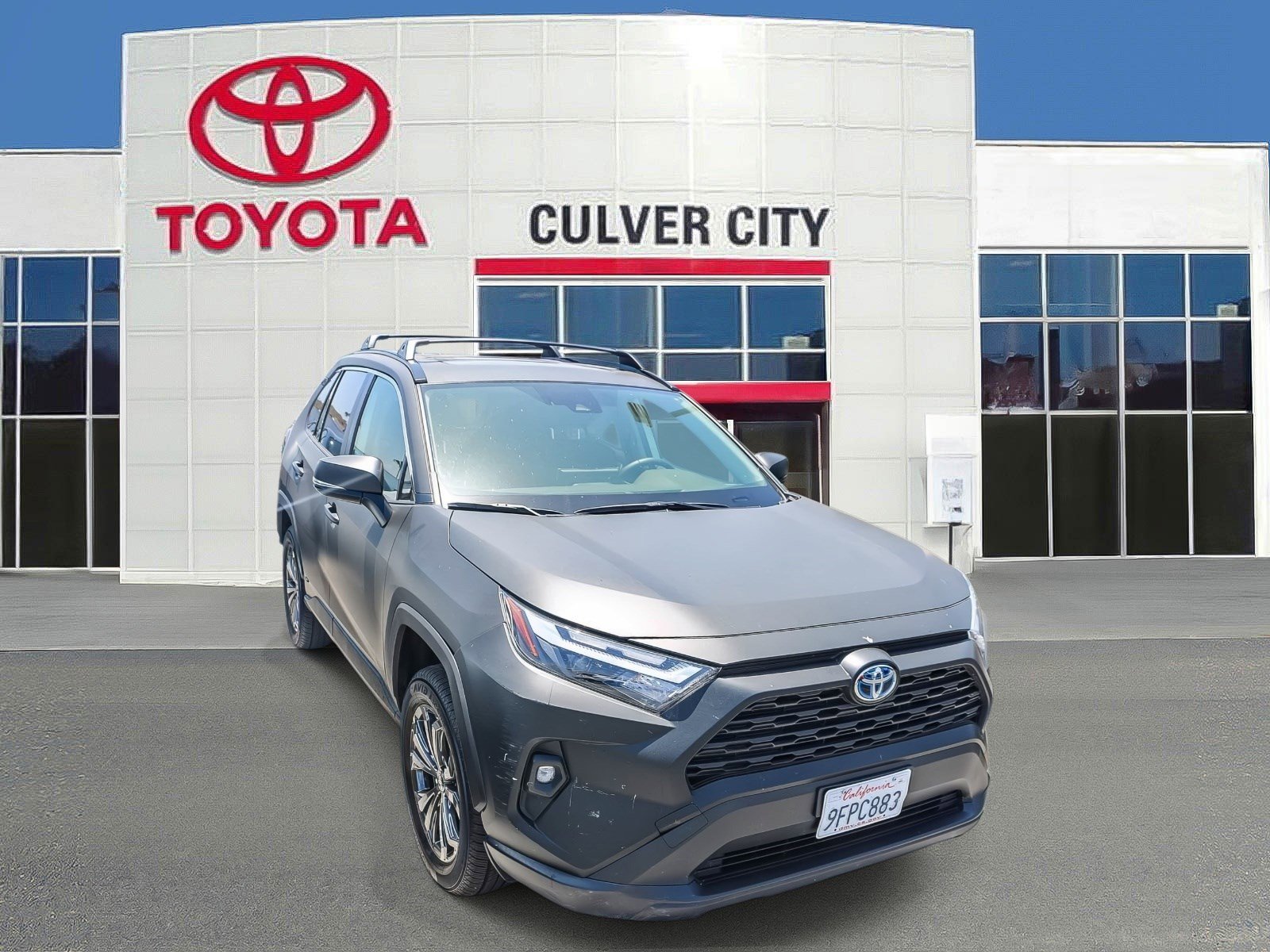 Certified Used 2023 Wind Chill Pearl Toyota Hybrid XLE Premium image 1