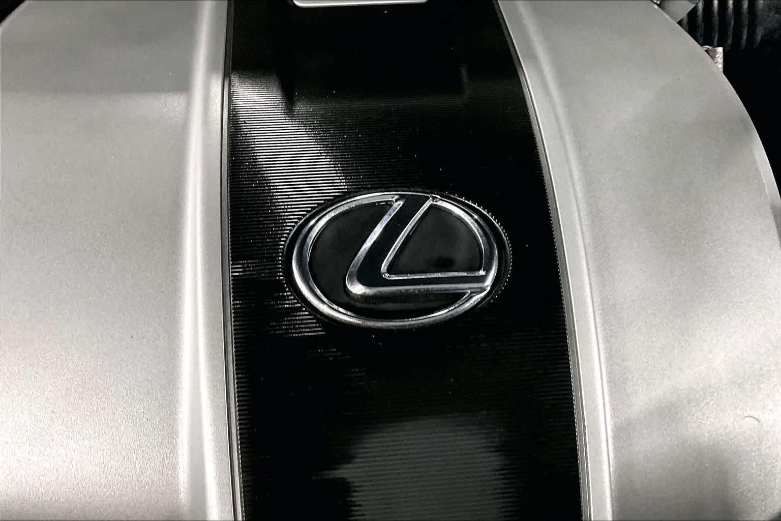 Used 2018 Atomic Silver Lexus  image 31