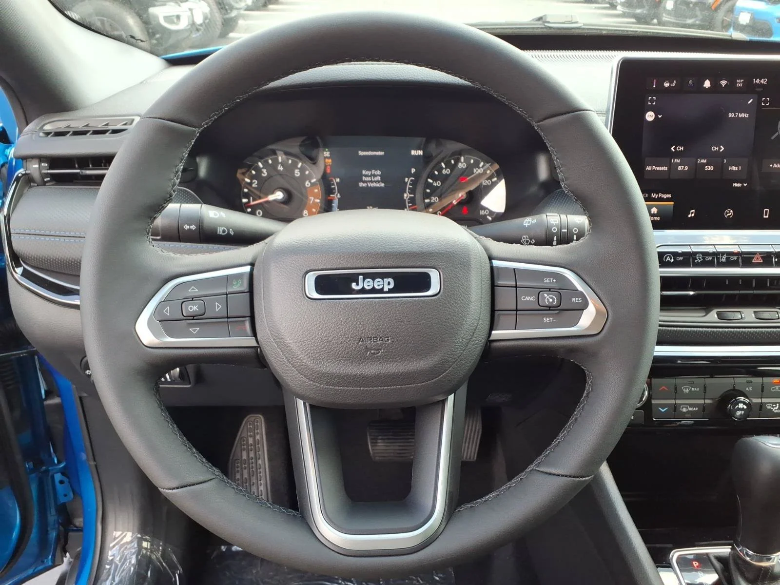 New 2026 Hydro Blue Pearl-Coat Exterior Paint Jeep Latitude image 11
