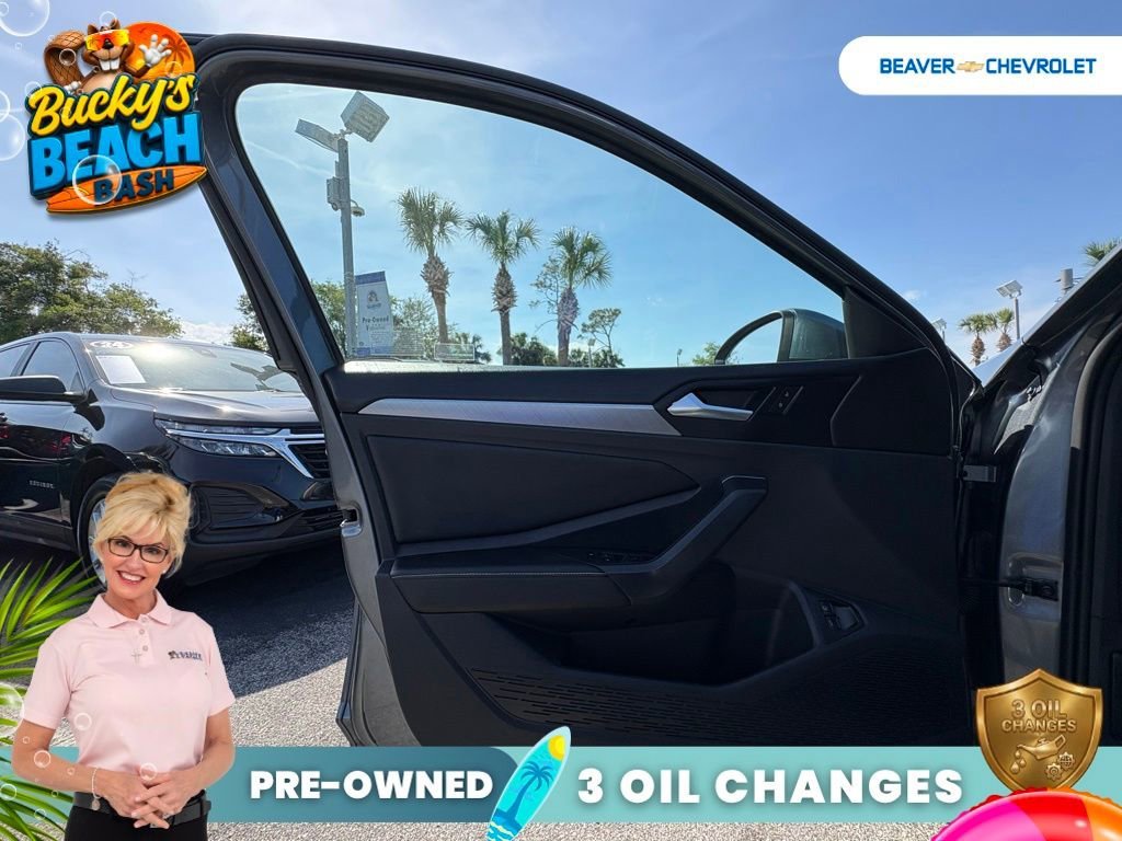 Used 2024  Volkswagen SE image 29