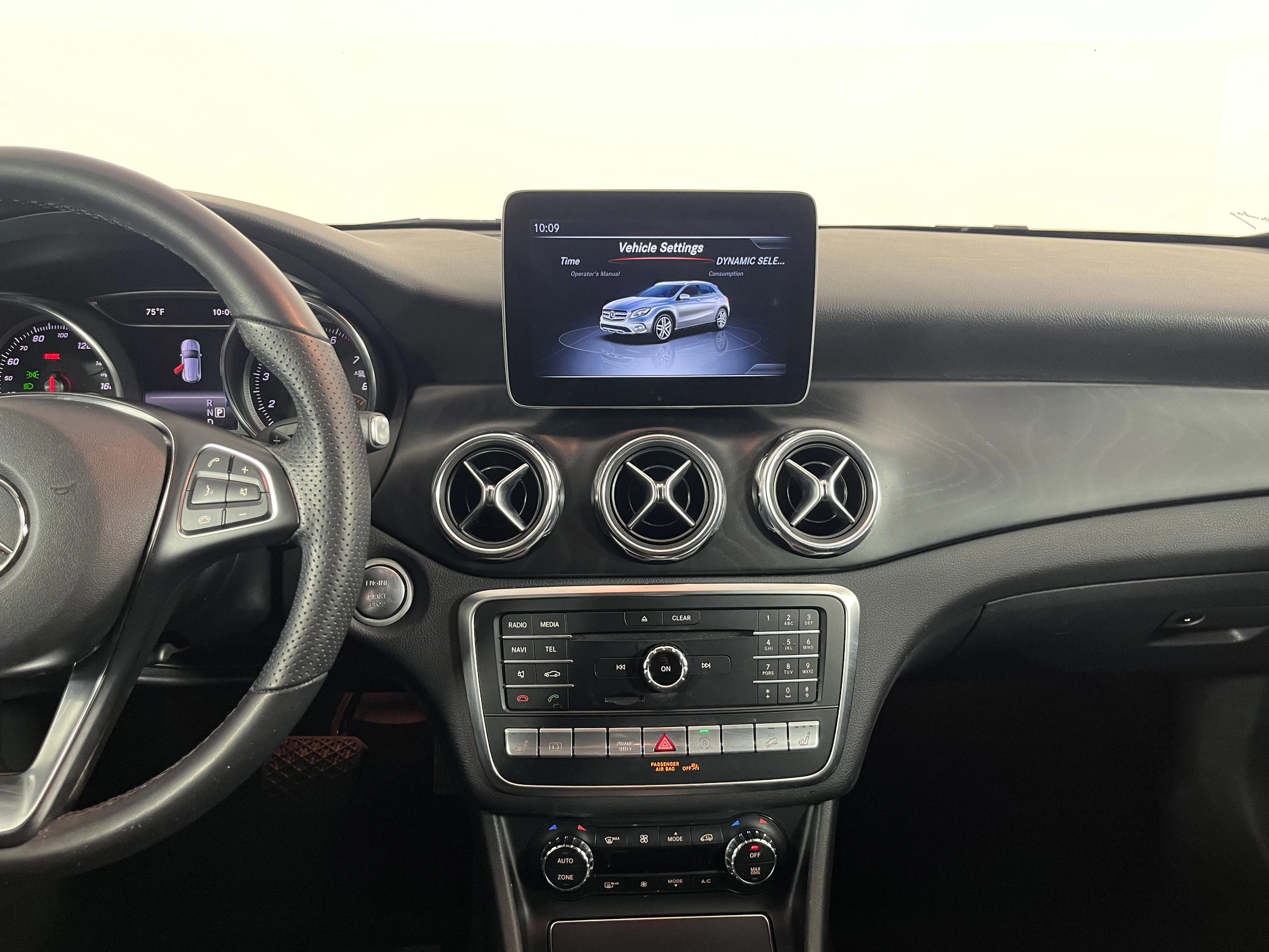 Used 2019 Mountain Grey Metallic Mercedes-Benz GLA 250 image 14