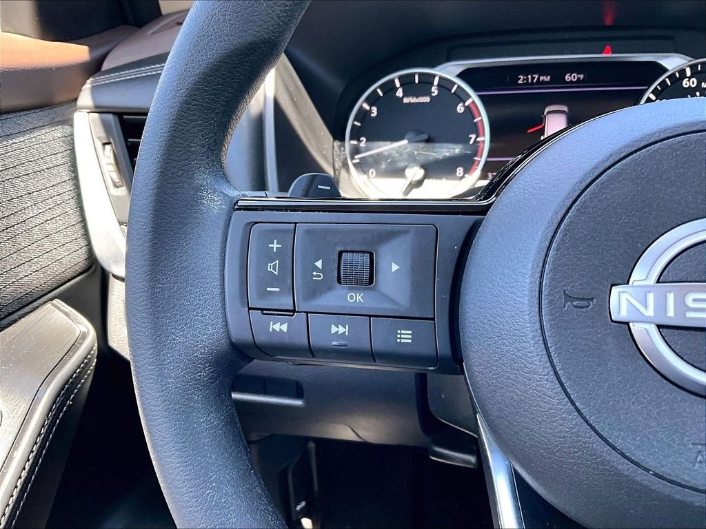 Used 2023 White Nissan SV image 23