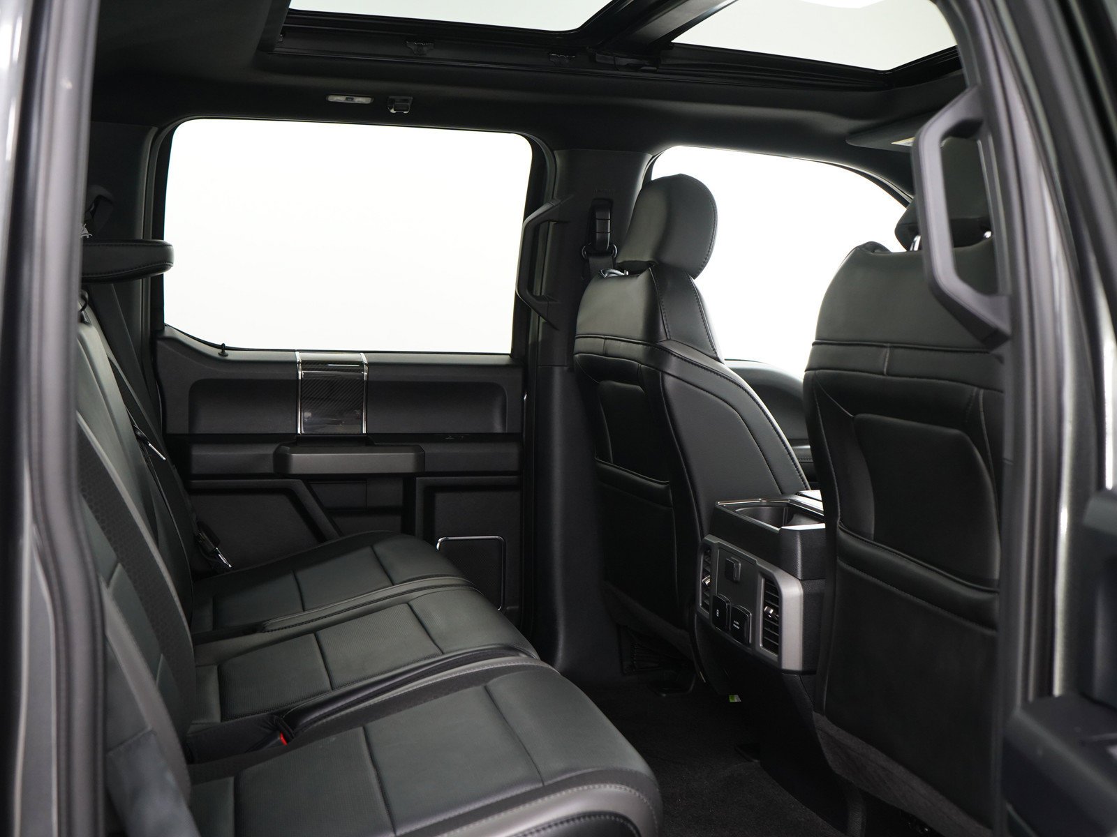 Used 2019 Magnetic Ford Raptor image 14
