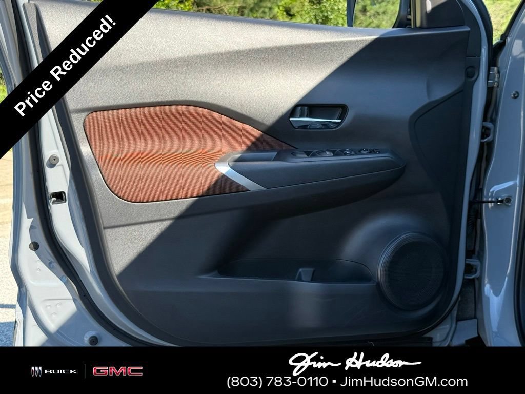 Used 2024 Gray Nissan SR Xtronic CVT image 19