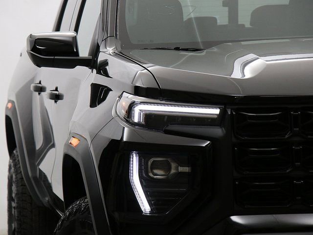 View vehicle photo 4