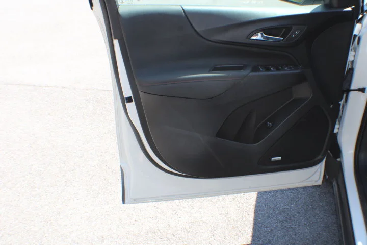 Used 2023 Summit White Chevrolet RS image 6