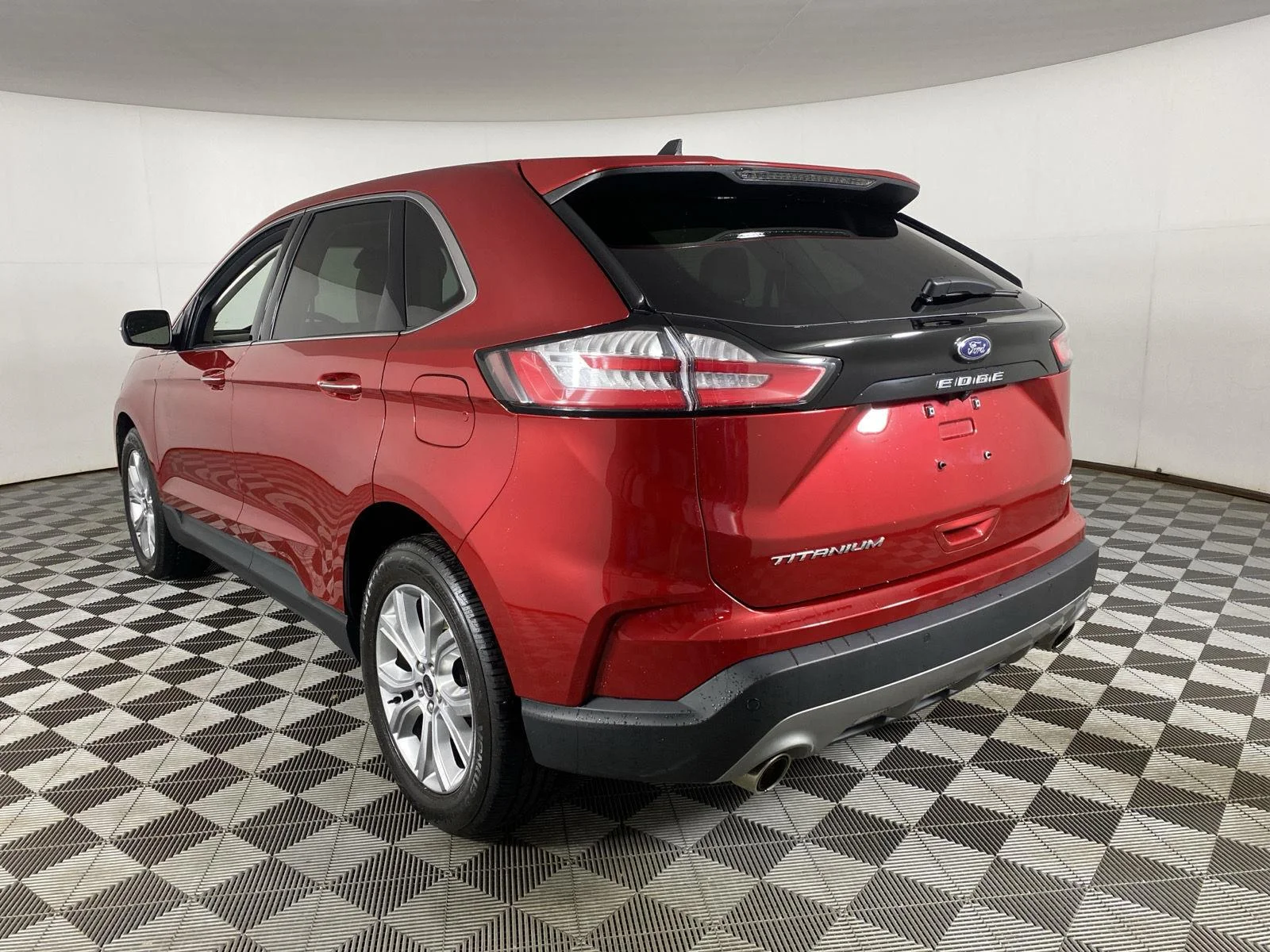Used 2024 Rd Ford Titanium image 5
