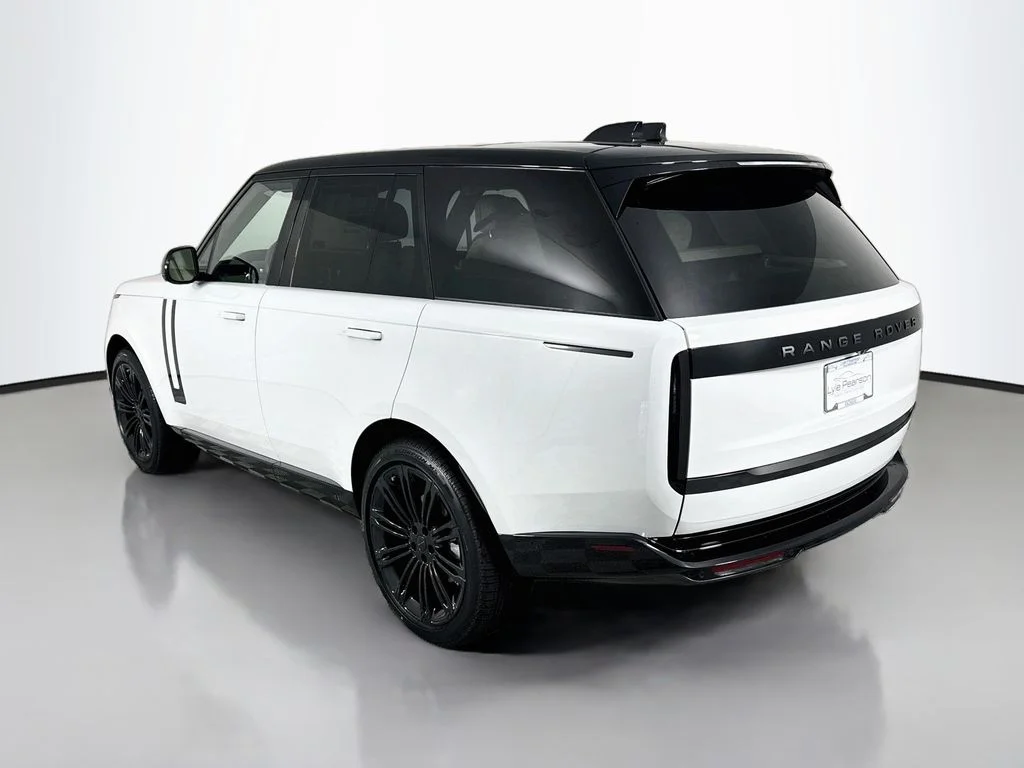 New 2026 Fuji White Land Rover SE image 3