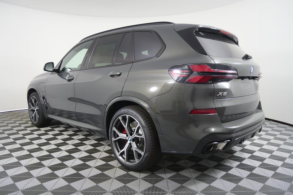 New 2026 Dravit Grey Metallic BMW xDrive50e image 5