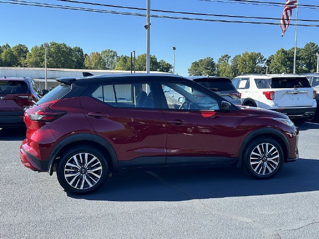 Used 2022 Red Nissan SV image 9