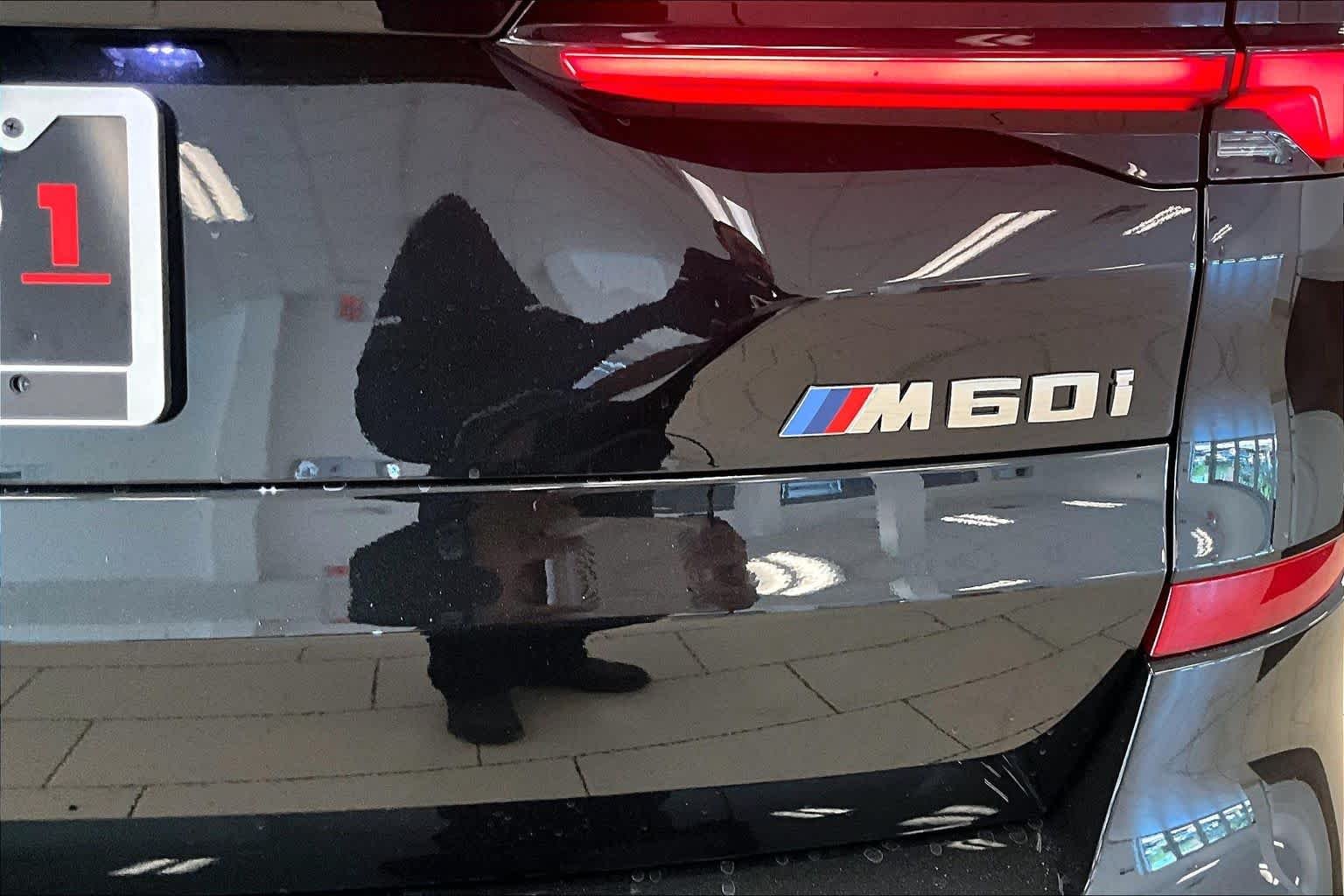 Used 2026 Black Sapphire Metallic BMW M60i image 9