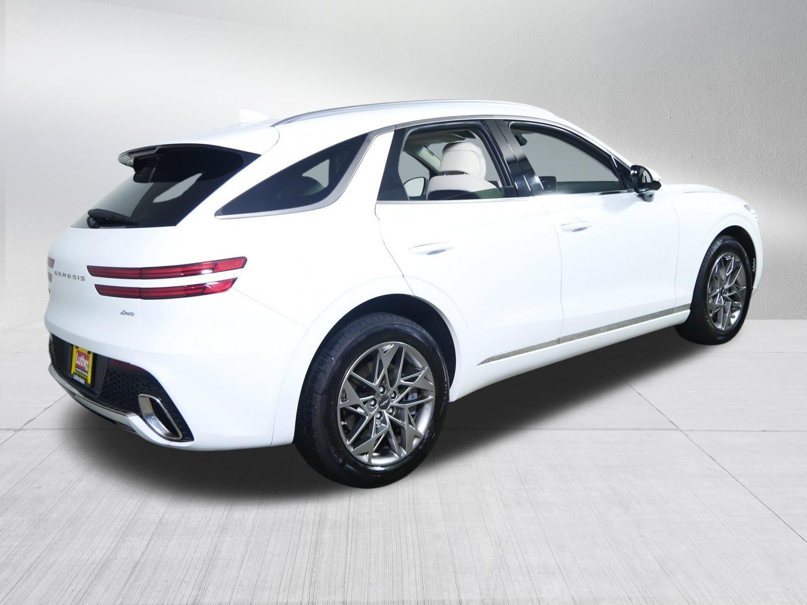 Certified Used 2025 Alta White Genesis 2.5T image 7
