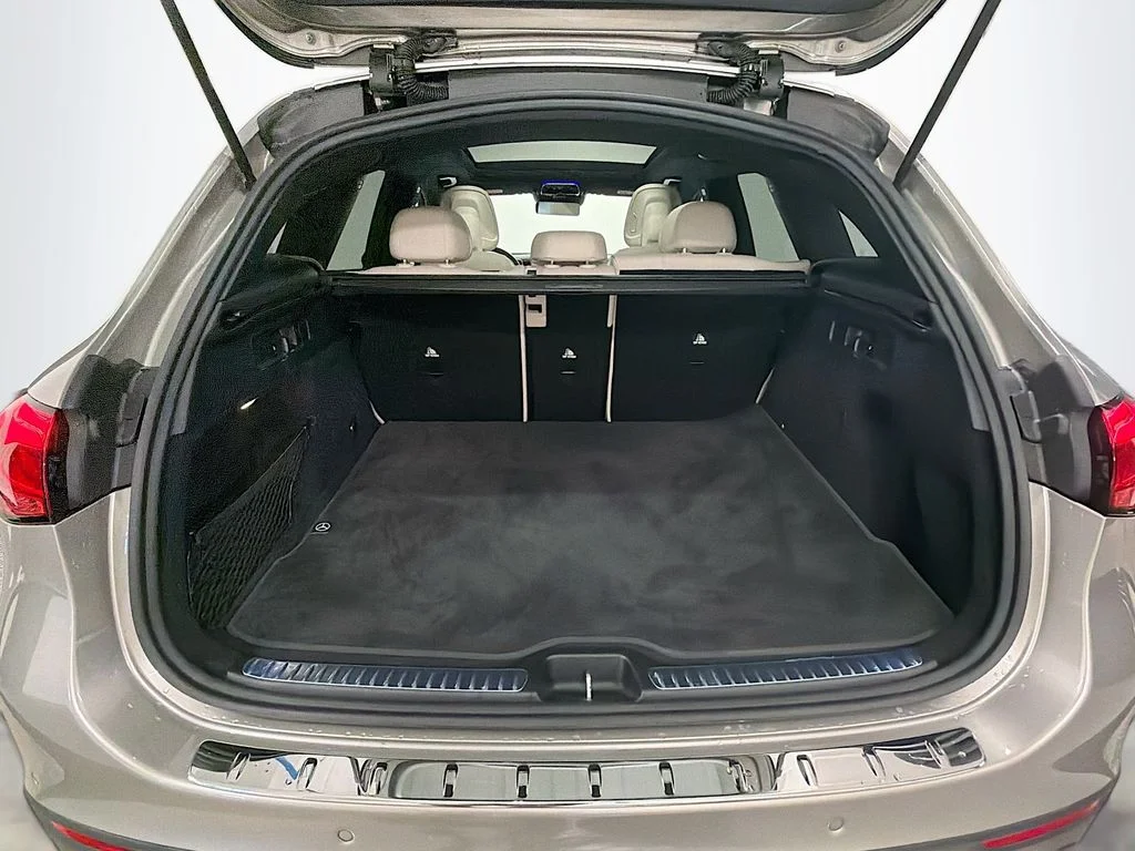 Used 2024 Silver Mercedes-Benz GLC 300 image 28