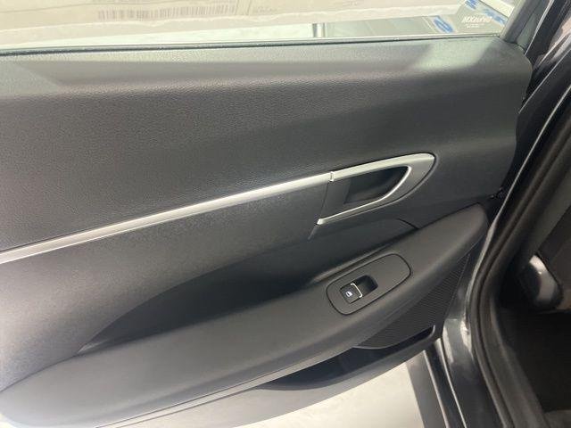 New 2026 Gray Hyundai SE image 27