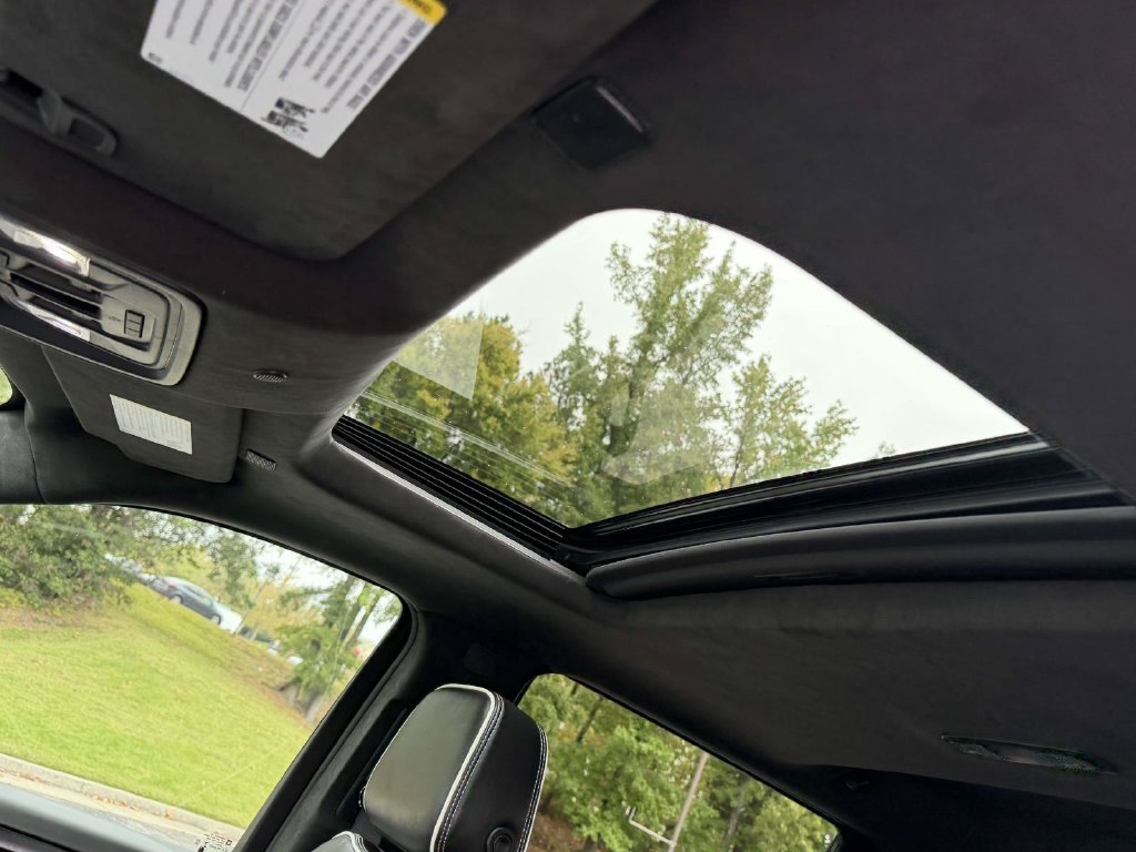 Used 2025 White GMC AT4X image 19
