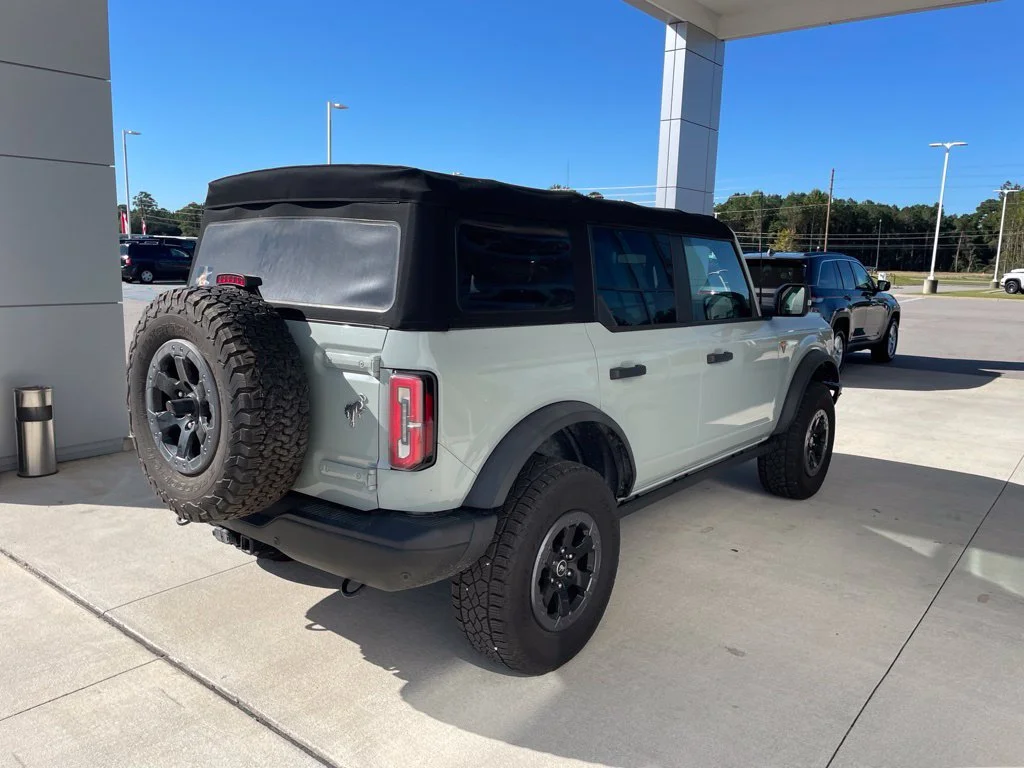 Used 2021 Green Ford Badlands image 3