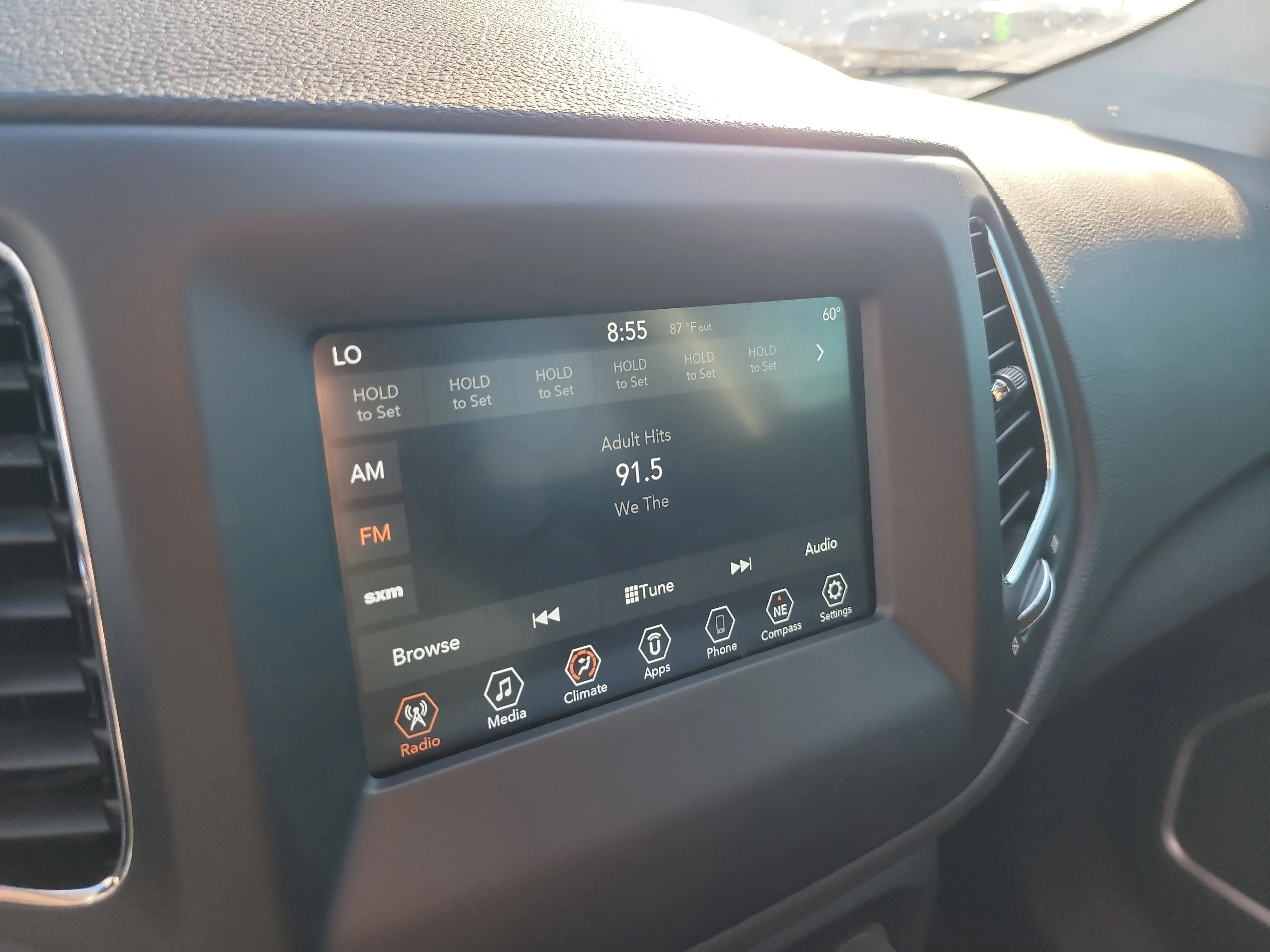 Used 2020 White Clearcoat Jeep Latitude image 20