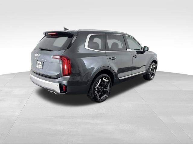 Used 2024 Gray Kia S image 7