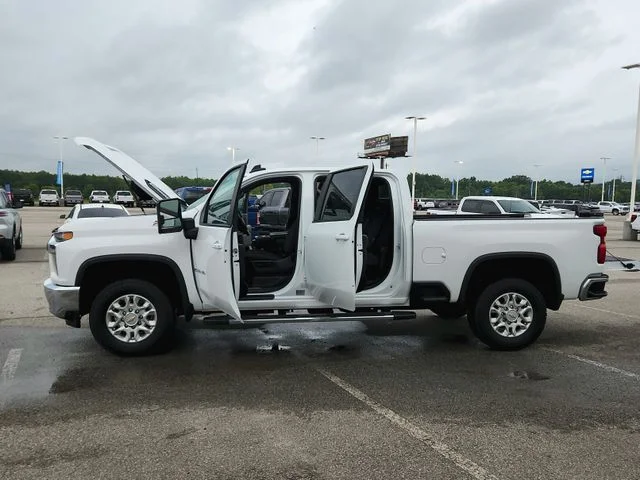 Used 2023 White Chevrolet LT image 12