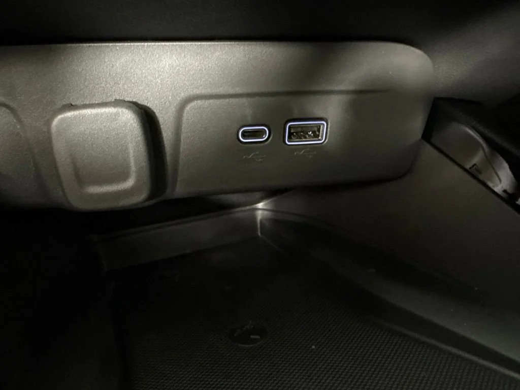 New 2026 Summit White Chevrolet ACTIV image 37