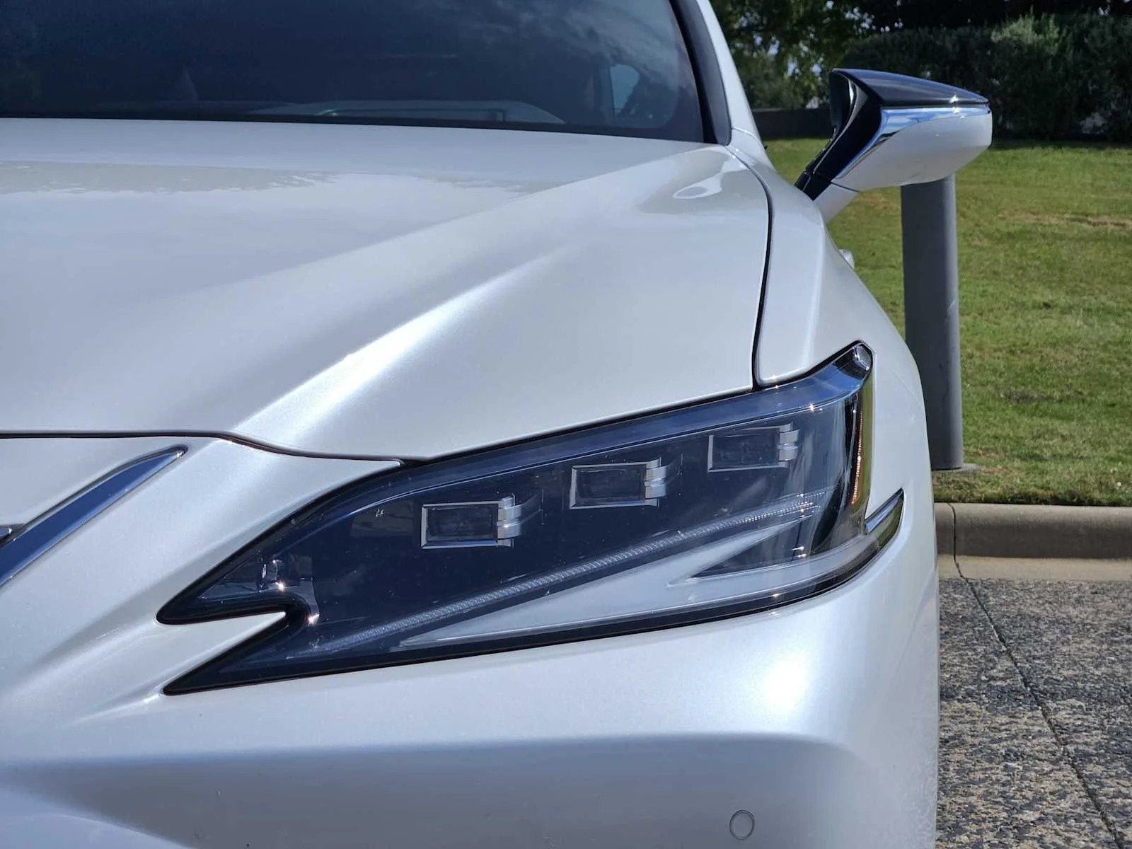Certified Used 2023 EMINENT WHITE PEARL Lexus Ultra Luxury image 6