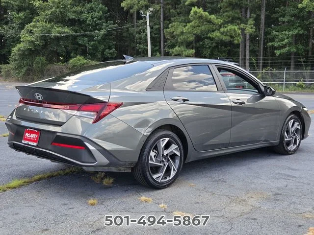 Used 2025 Gray Hyundai SEL Sport image 5