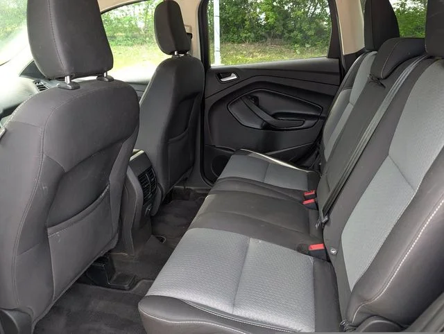 Used 2018 Lightning Blue Metallic Ford SE image 11
