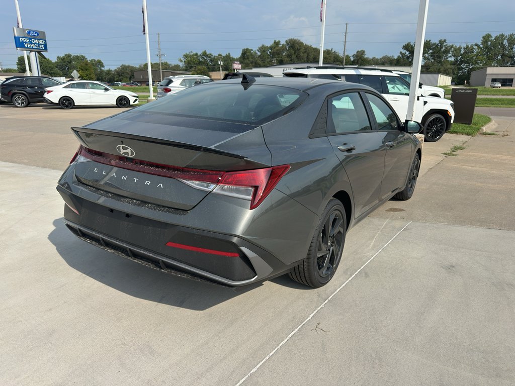New 2026 Amazon Gray Hyundai SEL Sport Plus image 9