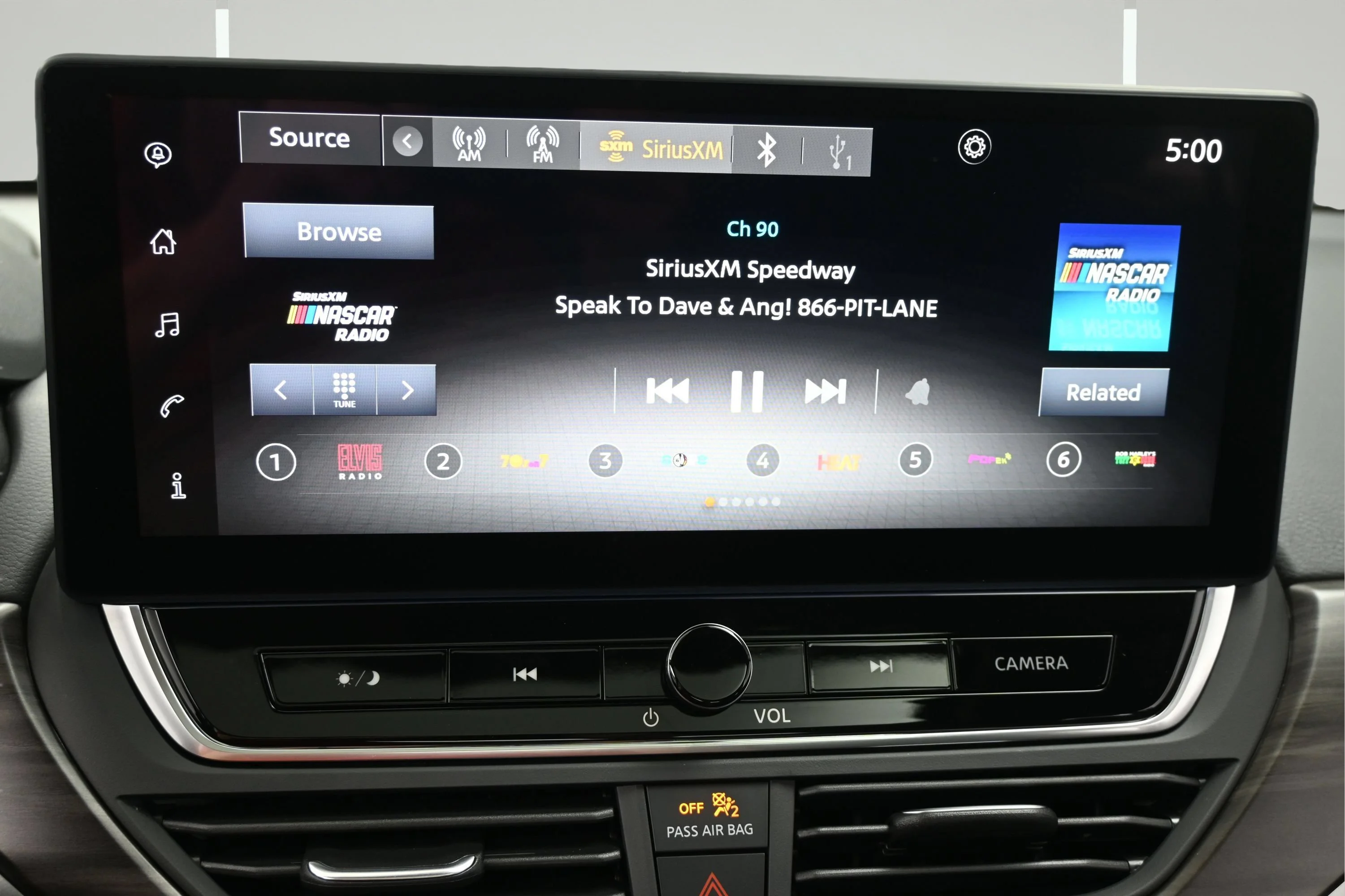 Certified Used 2025 Pearl White Tricoat Nissan SV image 16