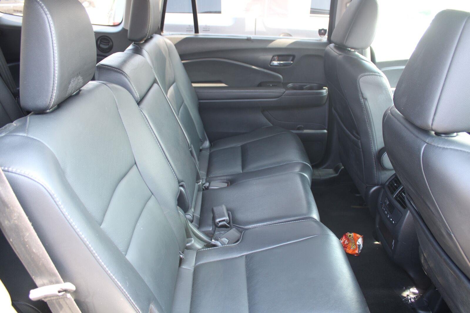 Used 2020 Crystal Black Pearl Honda EX-L image 5