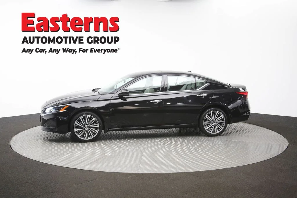 Used 2024 Black Nissan 2.5 SL image 59