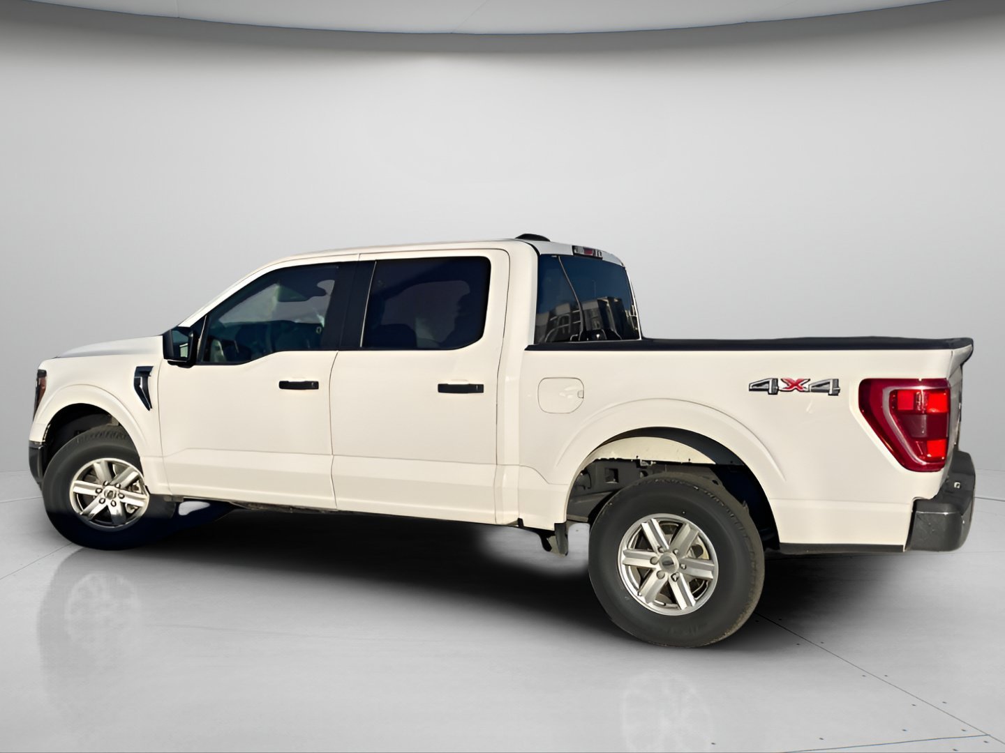 Used 2023 White Ford XLT image 14