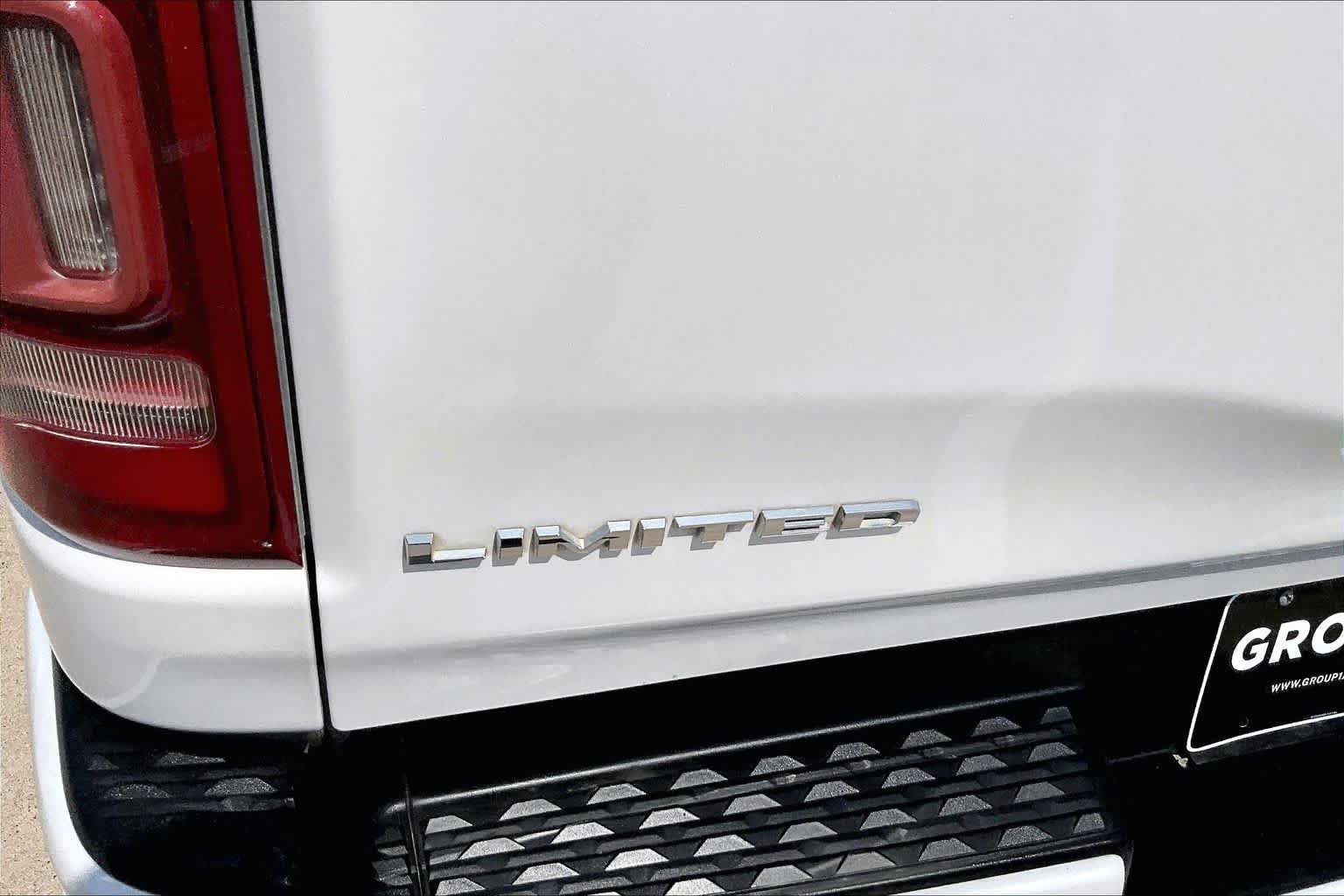 Used 2019 Ivory White Tri-Coat Pearlcoat Ram Limited image 29