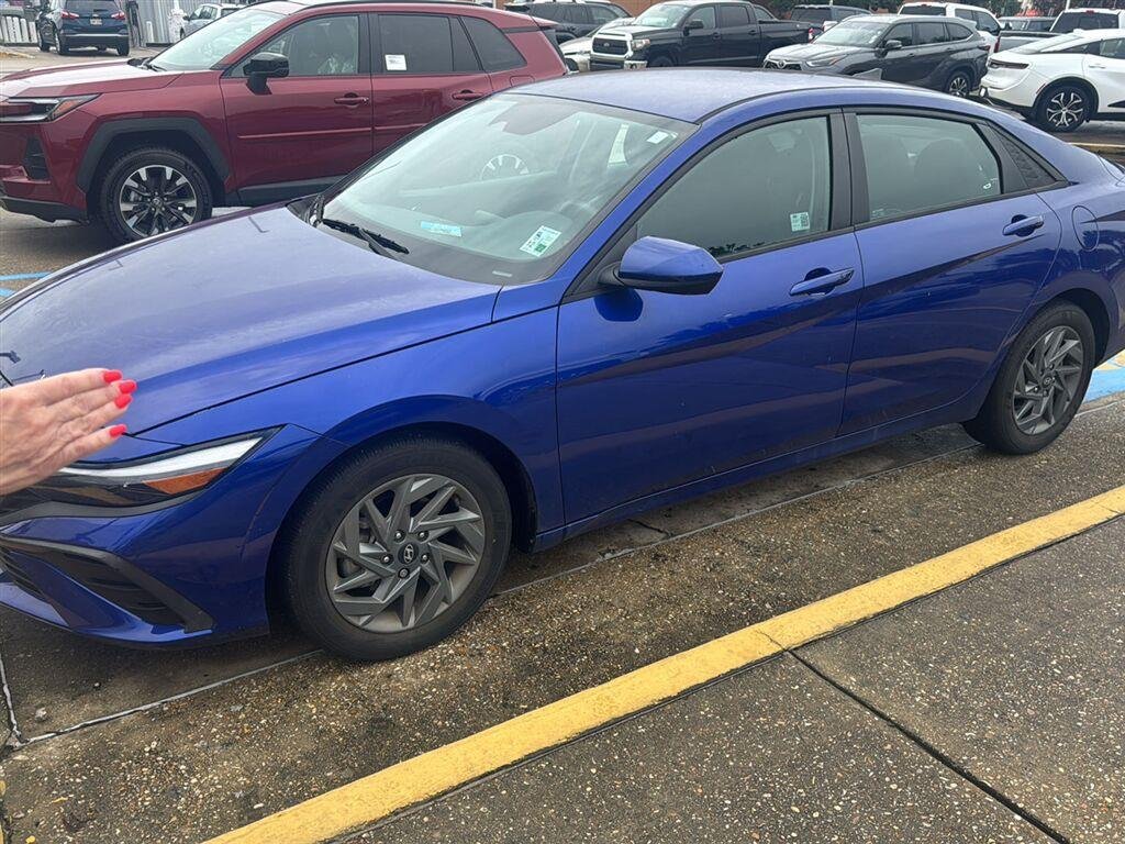 Used 2024 Intense Blue Hyundai SEL image 1