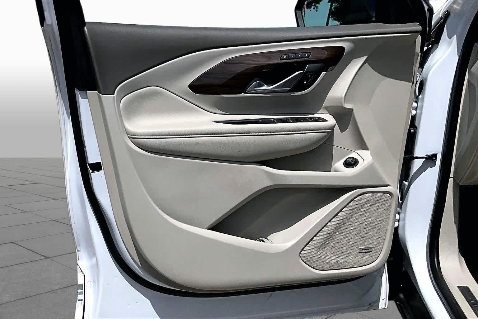 Used 2020 White Frost Tricoat GMC Denali image 26