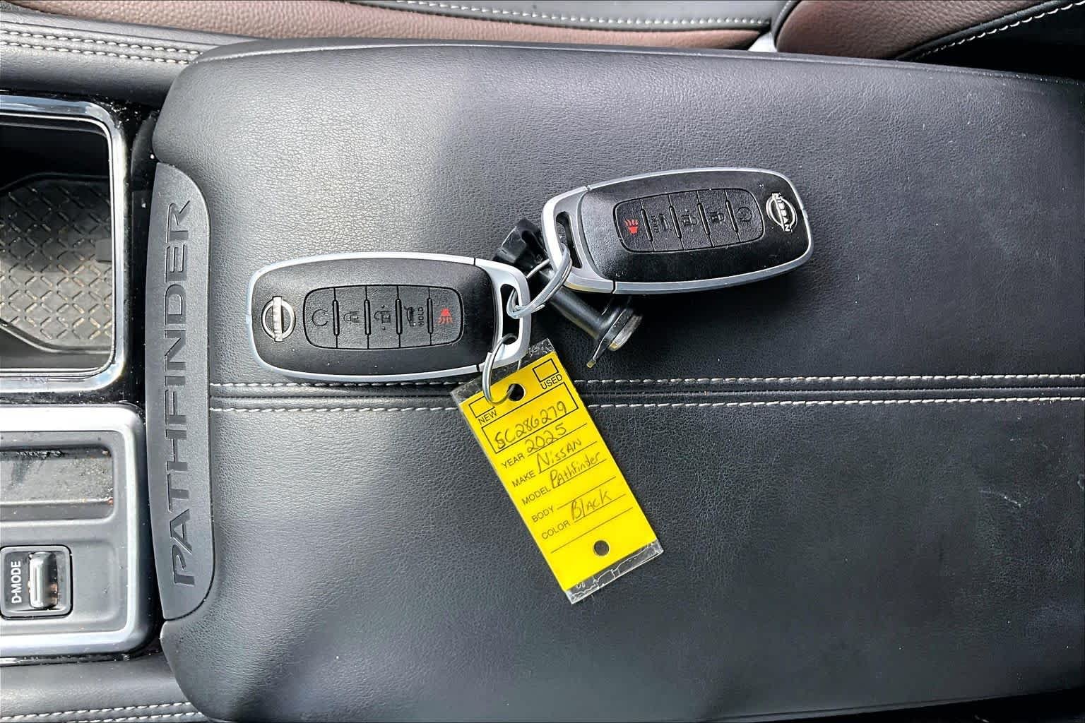 Used 2025 Super Black Nissan Platinum image 15