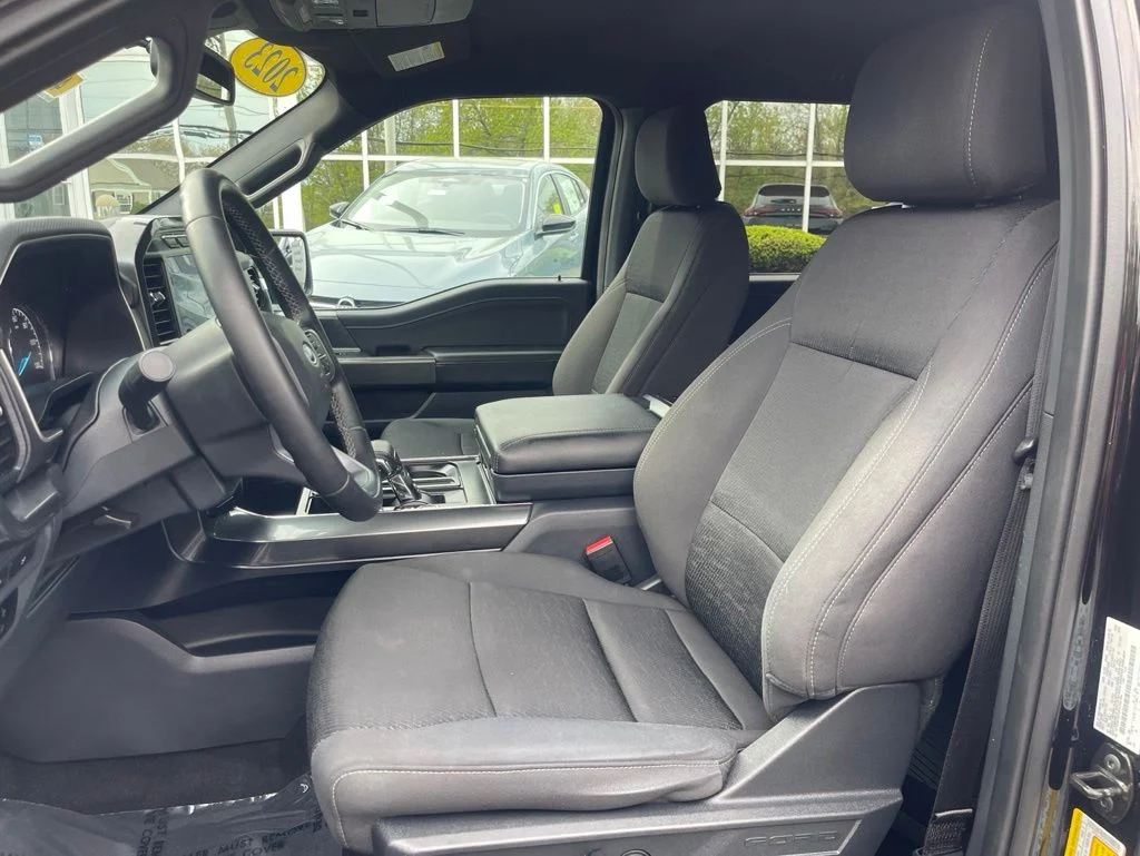 Used 2023 Black Ford XLT image 15