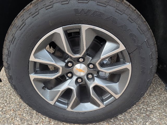 New 2026 Sterling Gray Metallic Chevrolet LT image 23