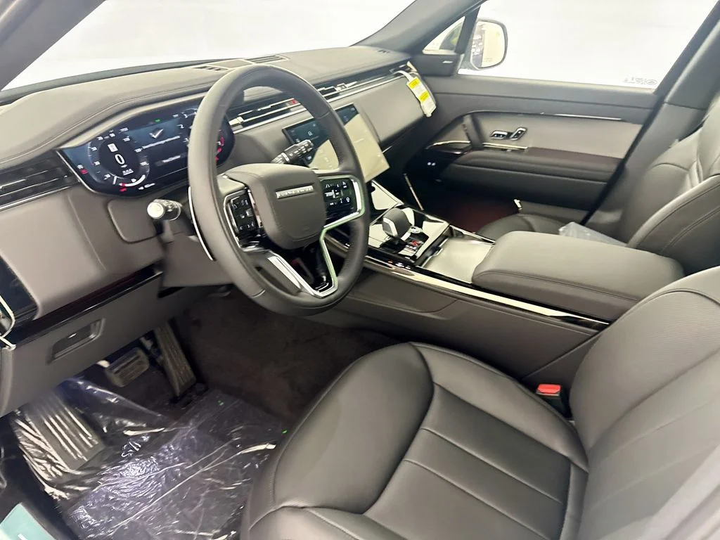 New 2026 Fuji White Land Rover SE image 9