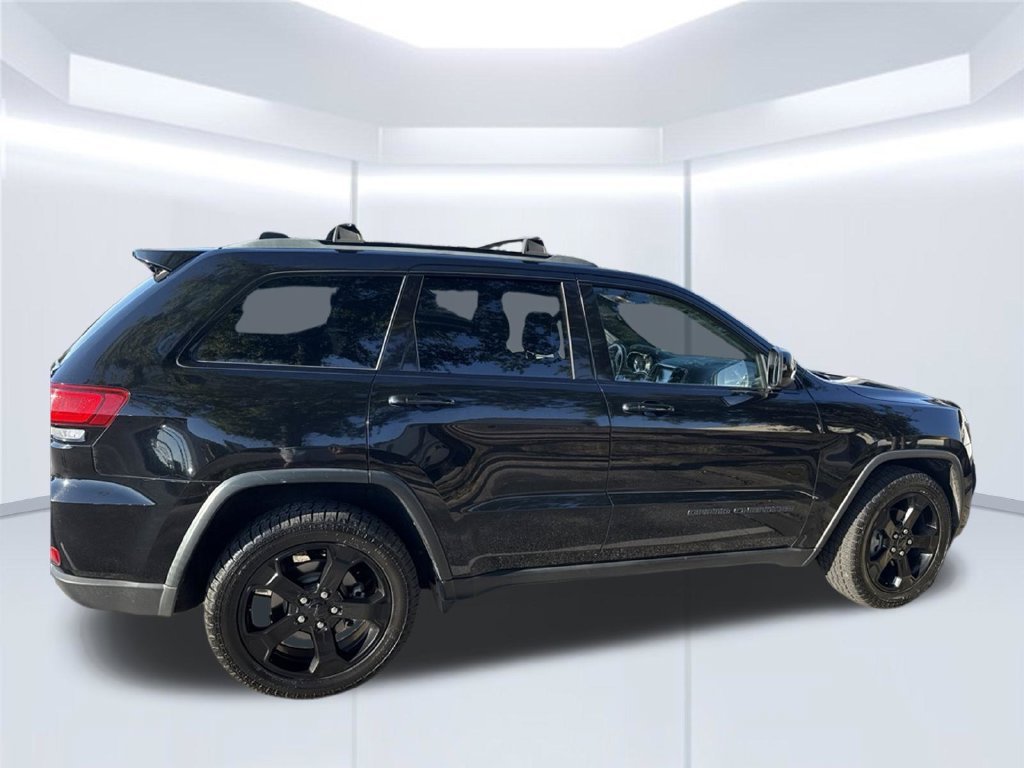 Used 2018 Black Jeep Laredo image 2
