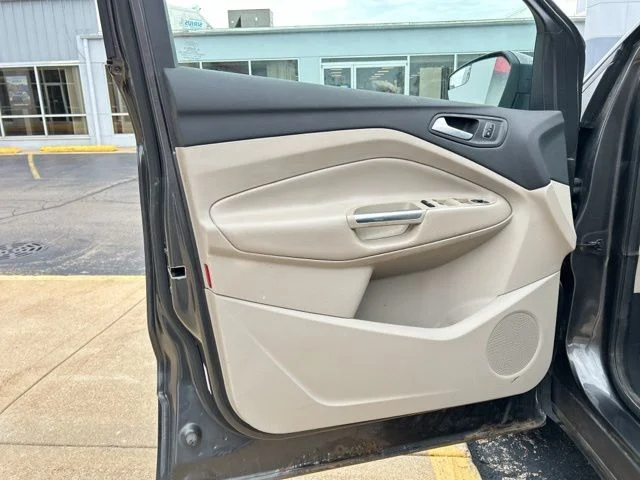Used 2017 Gray Ford SE image 25