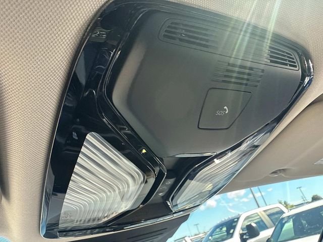 Used 2025 Black Sapphire Metallic BMW xDrive40i image 34