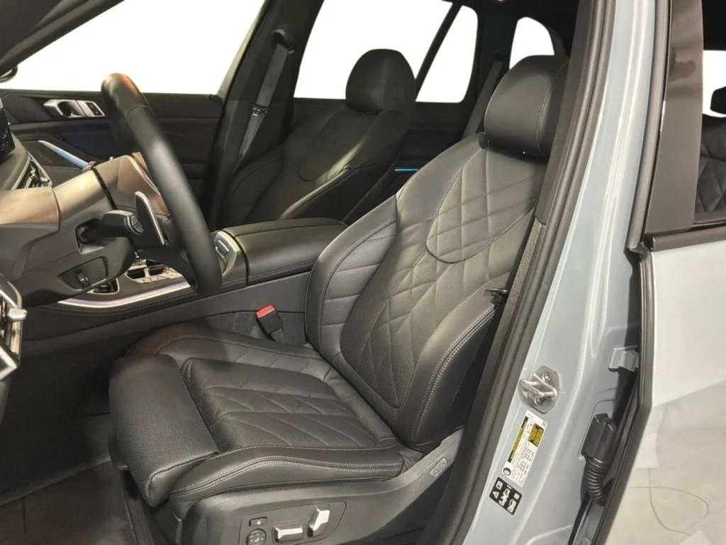Used 2026 Gray BMW xDrive40i image 6