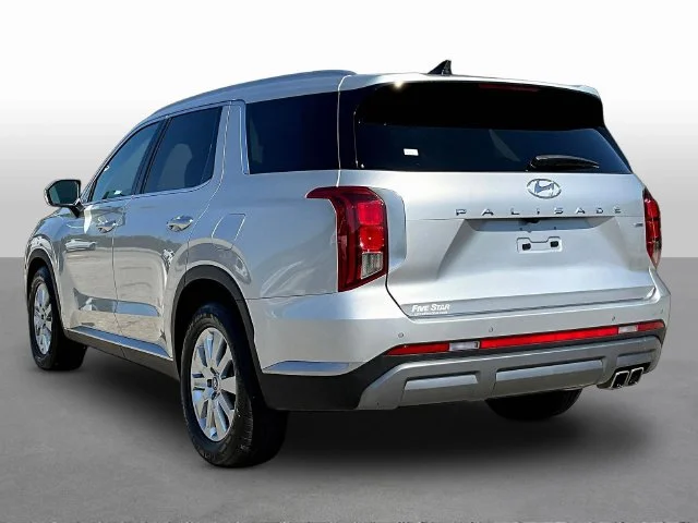 Used 2024 Silver Hyundai SEL image 5