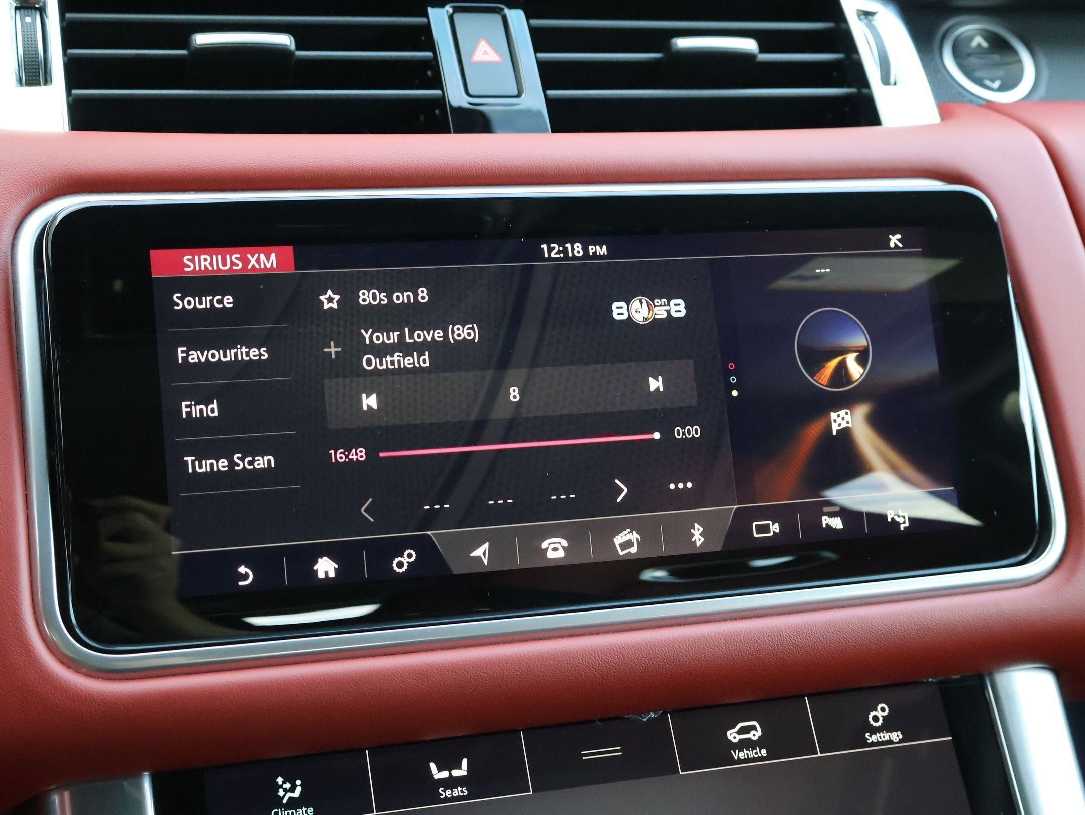 Used 2022 Firenze Red Metallic Land Rover SVR image 22